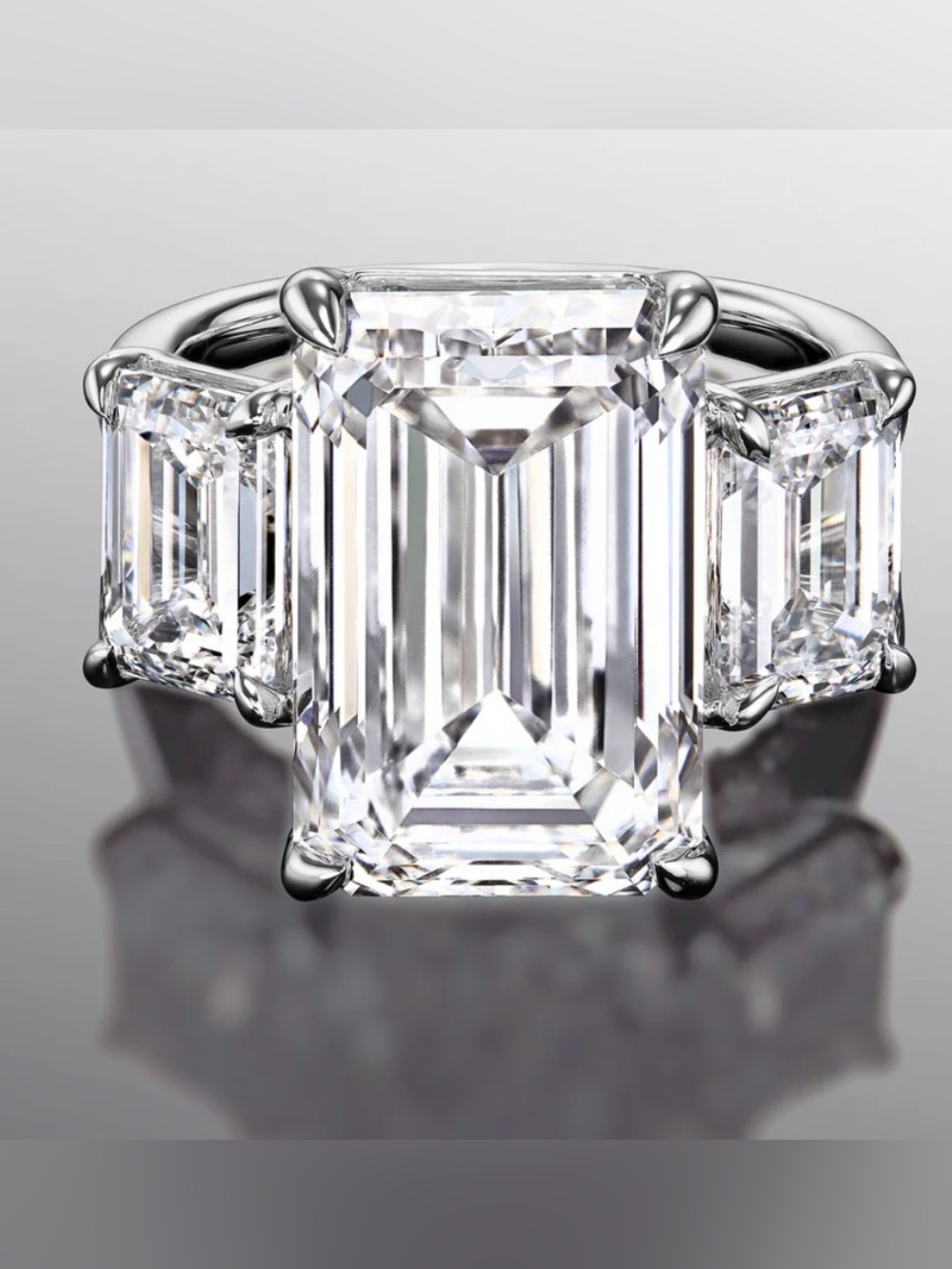 Sterling Silver Radiant Emerald Cut 3 Stone Cubic Zirconia Size 7 Ring STUNNING